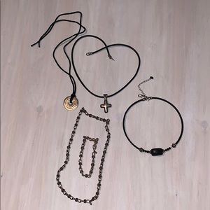 ⭐️ CASUAL JEWELRY SET 4 NECKLACES & BRACELET